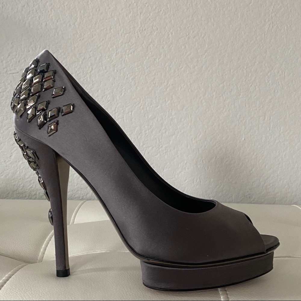 GUCCI Gray Satin Pumps w Diamond Crystals 37.5